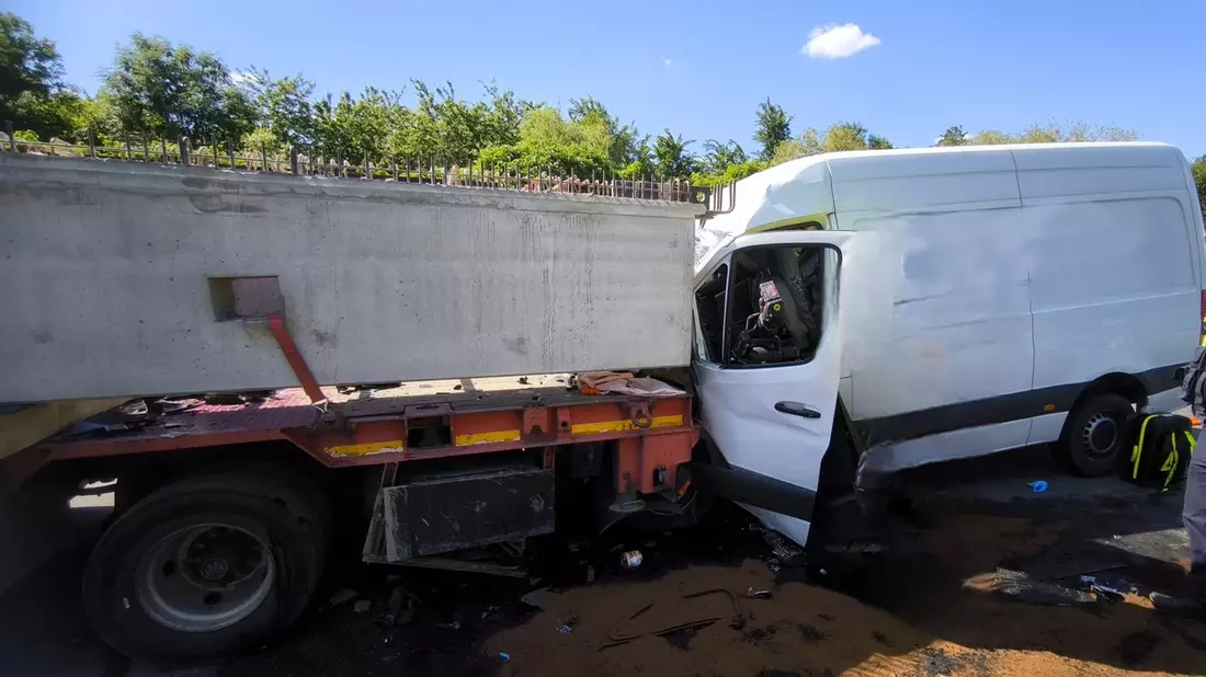 FW-OB: Schwerer Verkehrsunfall auf der A3: Eine verletzte Person - Bild: presseportal.de