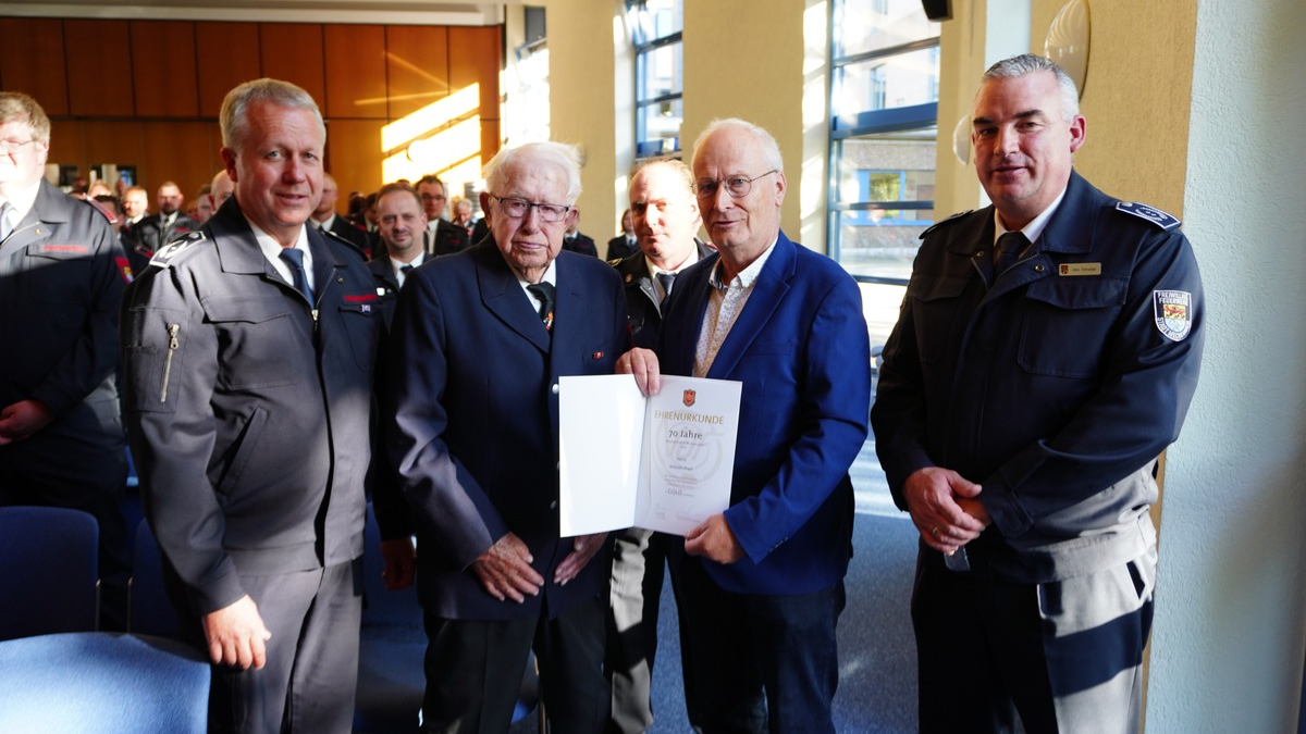 FW Mechernich: Jahresdienstbesprechung der städtischen Feuerwehr am 09. Mai 2025 - Foto: presseportal.de