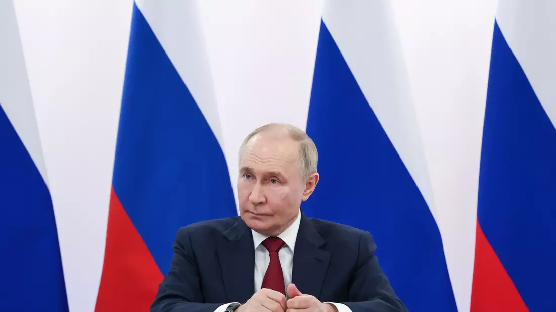 Kremlchef Wladimir Putin will russische Waffenexporte in andere Länder ankurbeln. (Archivbild) - Bild: Vyacheslav Prokofyev/Pool Sputnik Kremlin/AP/dpa