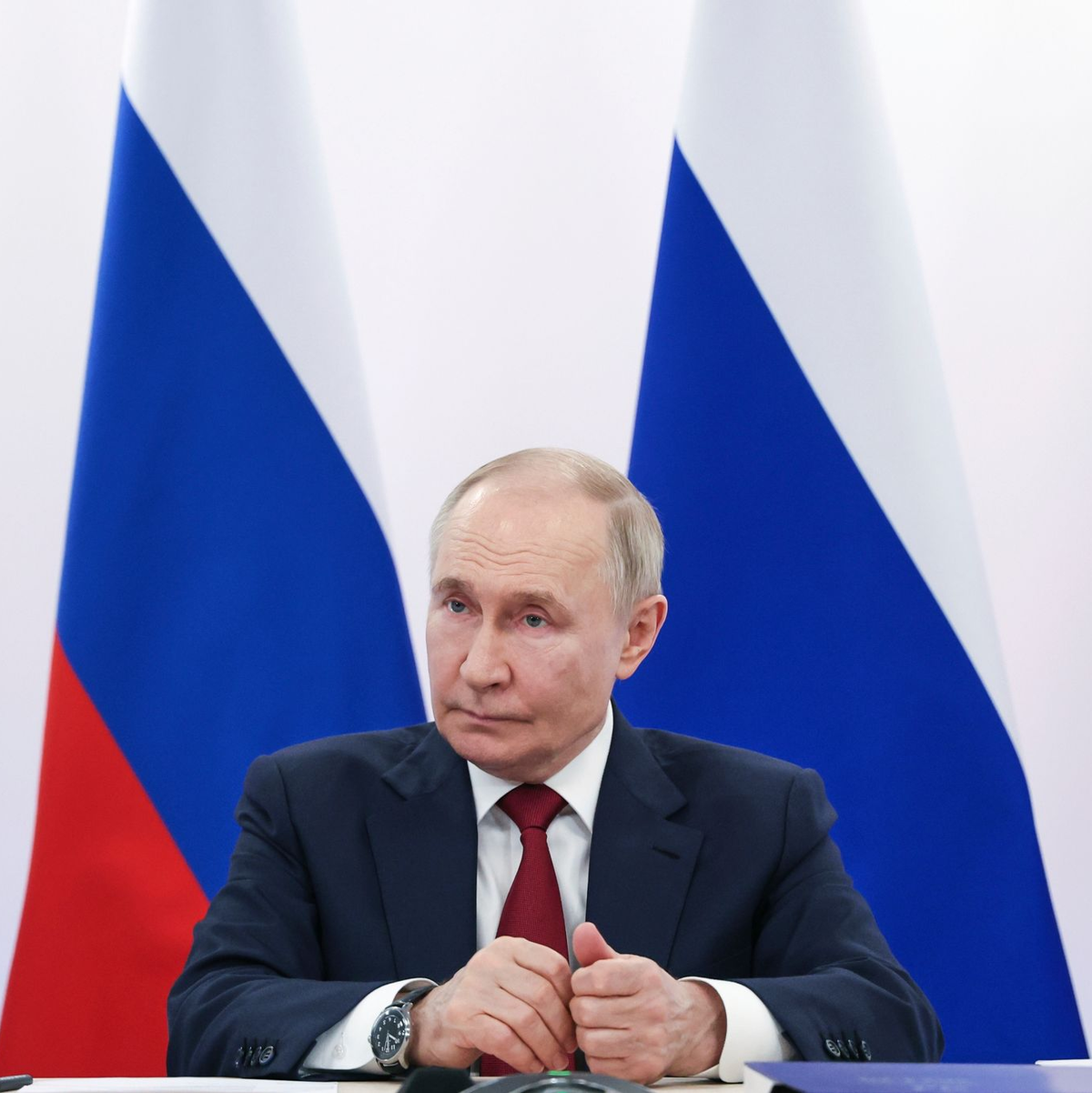 Russlands Präsident Putin verweist auf ein Memorandum mit der Ukraine, das ausgearbeitet werden müsse. - Foto: Vyacheslav Prokofyev/Pool Sputnik Kremlin/AP/dpa