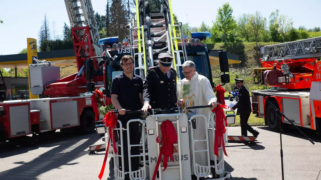 FW Weil der Stadt: Neue Drehleiter für die Feuerwehr Weil der Stadt - Bild: presseportal.de
