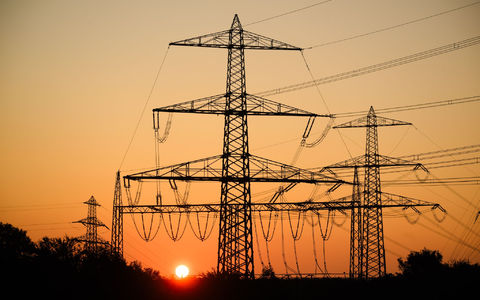 Ausschlaggebend für die schwache Entwicklung der Erzeugerpreise waren einmal mehr die Energiekosten. Vor allem bei elektrischem Strom und bei Mineralölerzeugnissen gingen die Preise zurück. - Foto: Julian Stratenschulte/dpa