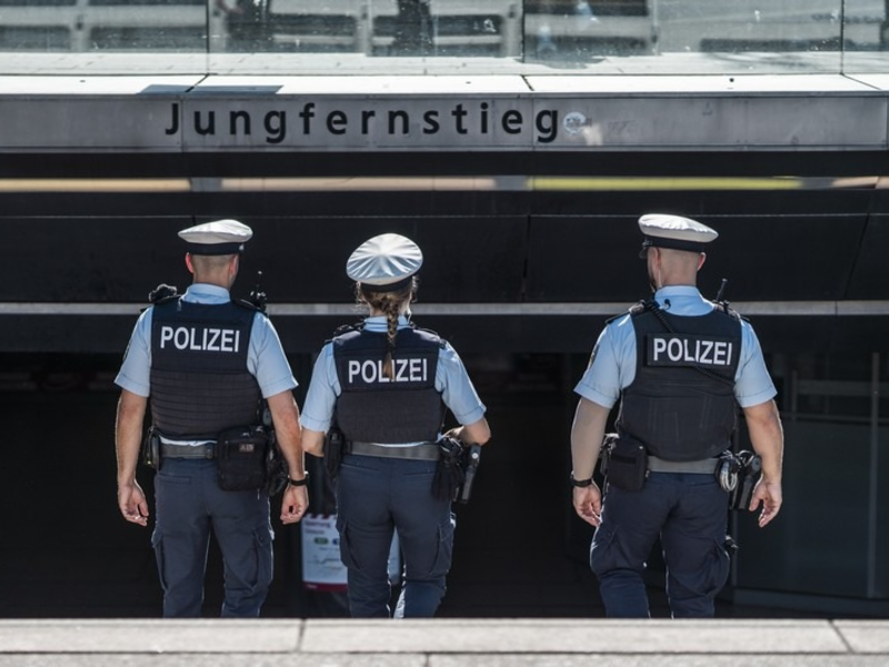 BPOL-HH: Aggressor attackiert RTW-Sanitäter und Bundespolizisten an Hamburger S-Bahnstation- Bundespolizist bedroht und angespuckt- - Foto: presseportal.de