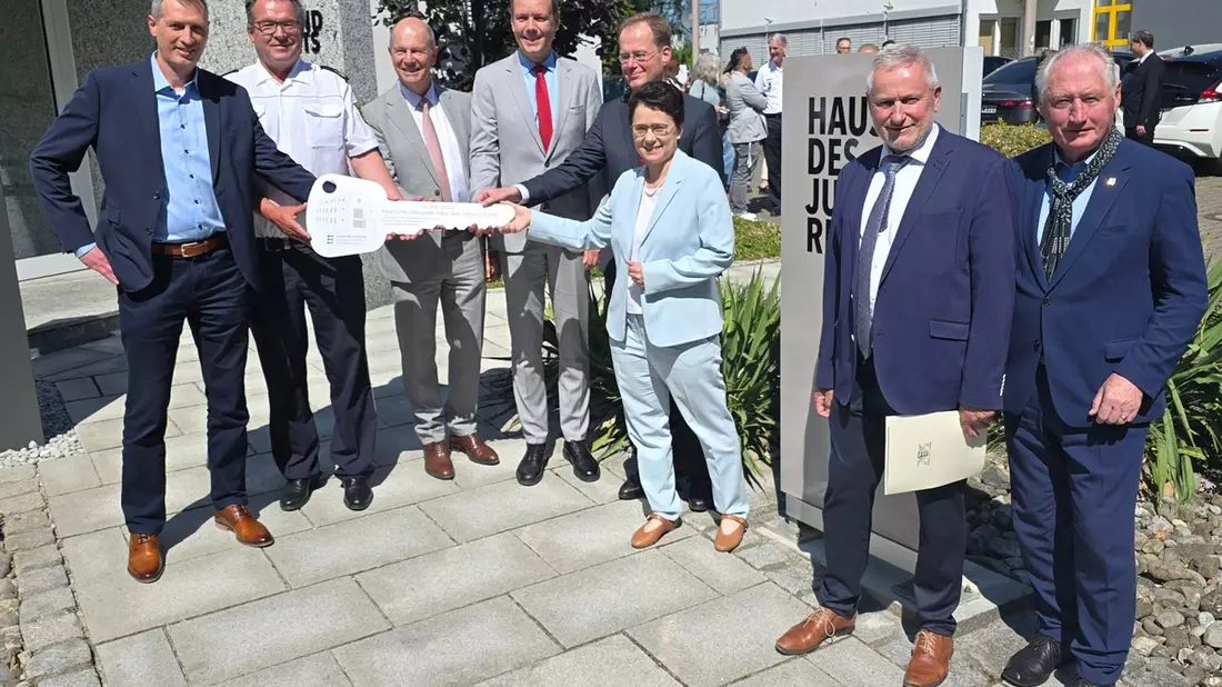 PP Ravensburg: Gemeinsame Pressemeldung der Staatsanwaltschaft Ravensburg, des Landratsamts Ravensburg und des Polizeipräsidiums Ravensburg vom 20.05.2025 - Bild: presseportal.de