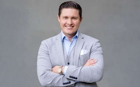 Headhunter Dominik Roth: LinkedIn als Karriere-Booster – So positionieren sich Top-Manager richtig im digitalen Zeitalter - Foto: presseportal.de Headhunter Dominik Roth: LinkedIn als Karriere-Booster – So positionieren sich Top-Manager richtig im digitalen Zeitalter - Foto: presseportal.de
