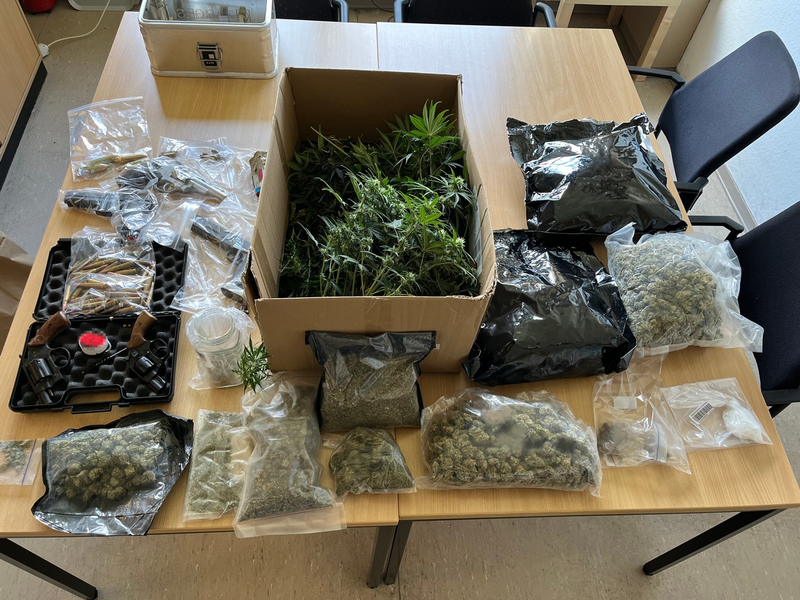 POL-HA: Volltreffer: Polizeibeamte stellen Cannabis und Waffen sicher - Foto: presseportal.de