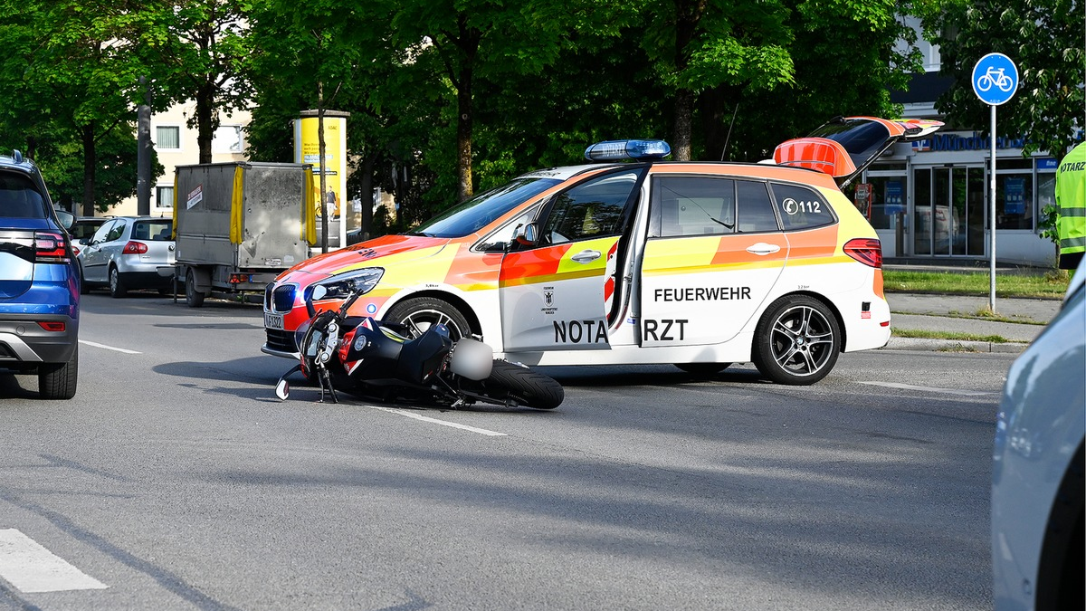FW-M: Einsatzfahrt mit Blechschaden (Berg am Laim) - Foto: presseportal.de