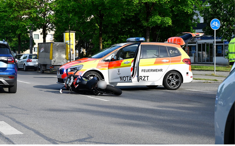 FW-M: Einsatzfahrt mit Blechschaden (Berg am Laim) - Foto: presseportal.de