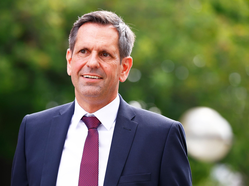 Olaf Lies übernimmt das Amt des Ministerpräsidenten vom langjährigen Regierungschef Stephan Weil. - Foto: Moritz Frankenberg/dpa