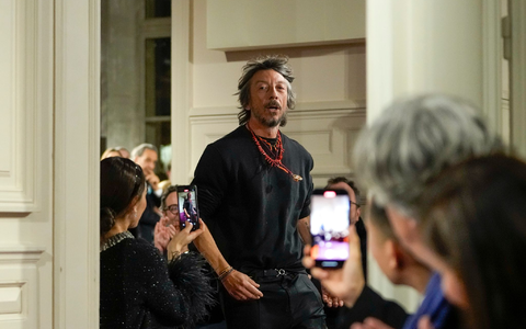 Pierpaolo Piccioli (56) war über zwei Jahrzehnte bei Valentino tätig. (Archivbild) - Foto: Thibault Camus/AP/dpa