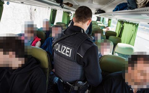 Bundespolizeidirektion München: Bei Visabeantragung getäuscht/ Bundespolizei weist Afghanen zurück - Foto: presseportal.de