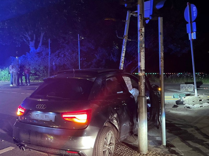 POL-AC: Polizei sucht Zeugen nach nächtlichem Unfall in der Aachener In-nenstadt - Foto: presseportal.de