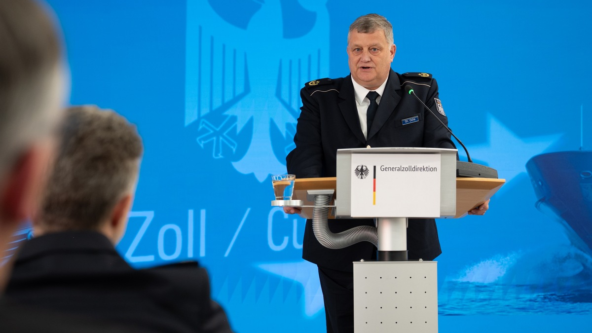 HZA-N: Dr. Jörg Ochs als neuer Direktionspräsident der Generalzolldirektion und Chief Digital Customs Officer eingeführt - Foto: Zoll, presseportal.de