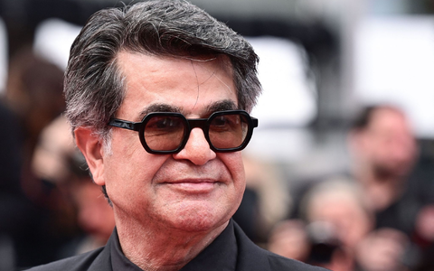 Jafar Panahi bei seiner Ankunft auf dem roten Teppich.  - Foto: Miguel Medina/AFP/dpa