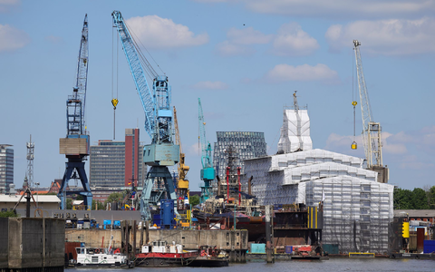 «Das Reparaturgeschäft läuft gut, der Marineschiffbau läuft gut», sagt der Präsident des Verbands für Schiffbau und Meerestechnik VSM, Harald Fassmer. - Foto: Christian Charisius/dpa