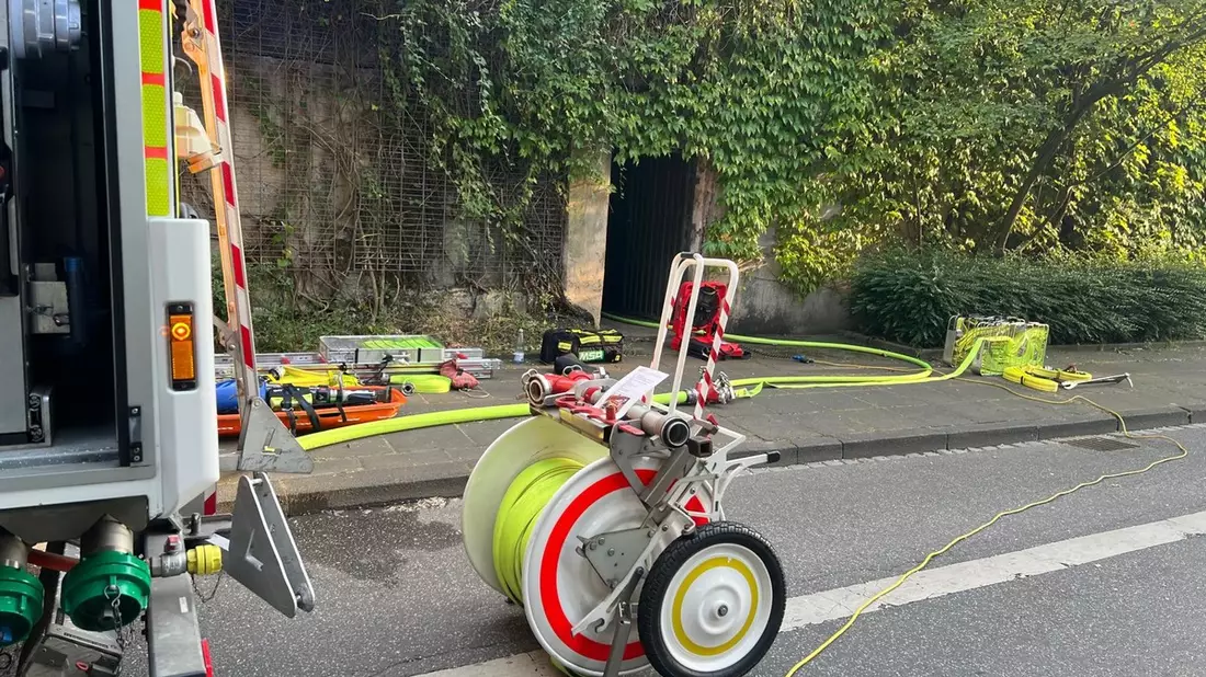 FW-BN: Rauchentwicklung aus einer stillgelegten Bunkeranlage - Folge war ein Zeit- und materialintensiver Feuerwehreinsatz - Bild: presseportal.de