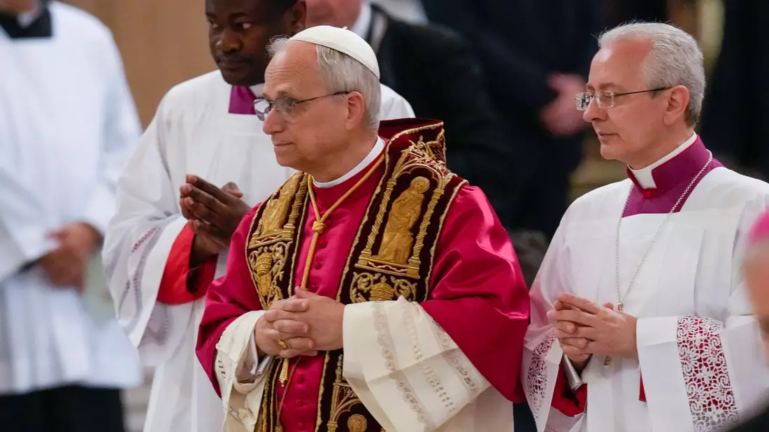 Der Papst bietet den Vatikan als Verhandlungsort an.  - Bild: Gregorio Borgia/AP/dpa