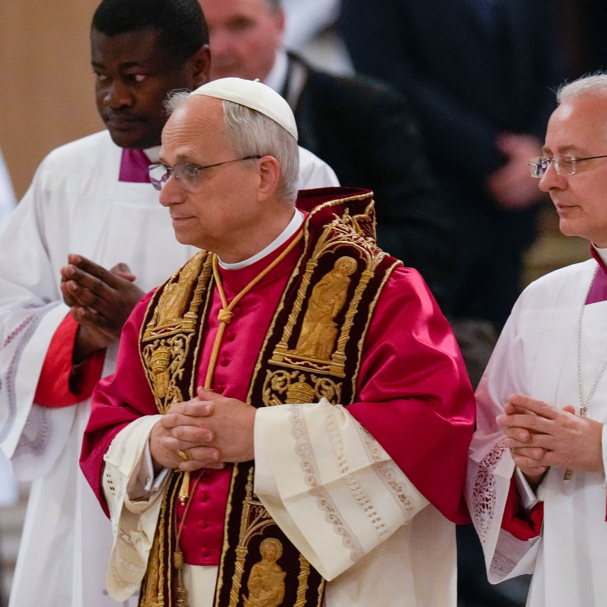 Der Papst bietet den Vatikan als Verhandlungsort an.  - Foto: Gregorio Borgia/AP/dpa