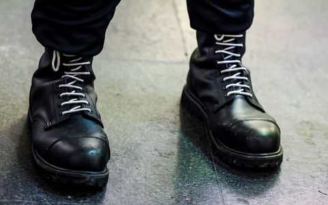 Junge, gewaltbereite Rechtsextremisten machen den Sicherheitsbehörden aktuell besonders große Sorgen. (Symbolbild) - Foto: Christoph Reichwein/dpa Junge, gewaltbereite Rechtsextremisten machen den Sicherheitsbehörden aktuell besonders große Sorgen. (Symbolbild) - Foto: Christoph Reichwein/dpa