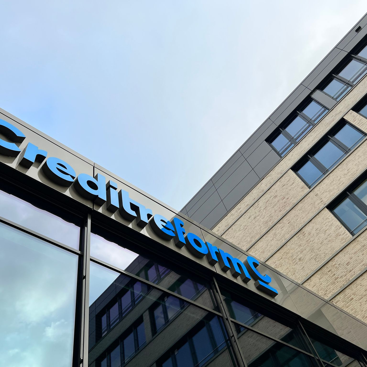 Blick auf die Creditreform-Zentrale in Neuss. - Foto: Wolf von Dewitz/dpa