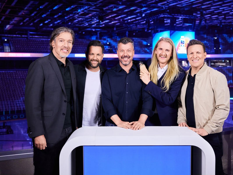 Uwe Krupp Matthias Killing Rick Goldmann Christoph Icke Dommisch Basti Schwele ran Eishockey live - Foto: Joyn/ProSieben/Theis Poulsen, presseportal.de
