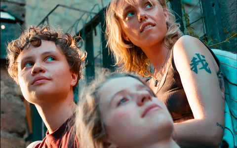 ARD Debüt im Juni: Dead Girls Dancing - ein poetischer Roadtrip ins Ungewisse | Ab 28. Mai 2025 in der ARD Mediathek und am Sonntag, 1. Juni 2025, um 00:05 Uhr im Ersten - Foto: presseportal.de