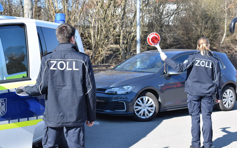 HZA-A: Taxi- und Mietwagenbranche unter die Lupe genommen/Augsburger Zoll führt regionale Sonderprüfung durch - Foto: presseportal.de