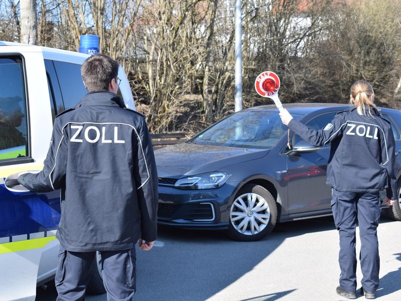 HZA-A: Taxi- und Mietwagenbranche unter die Lupe genommen/Augsburger Zoll führt regionale Sonderprüfung durch - Foto: presseportal.de