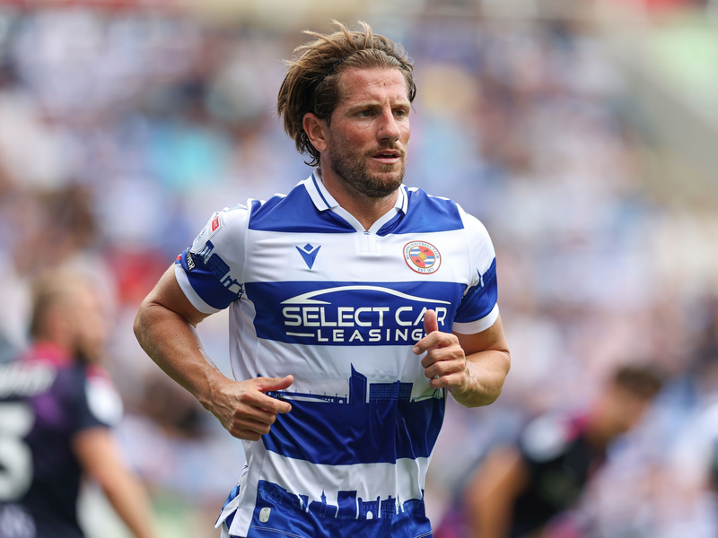 Sam Hutchinson erlitt einen Herzinfarkt - während des Spiels. - Foto: Kieran Cleeves/PA Wire/dpa