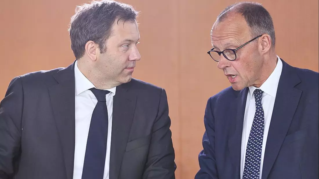 Lars Klingbeil und Friedrich Merz (Archiv) - Bild: über dts Nachrichtenagentur