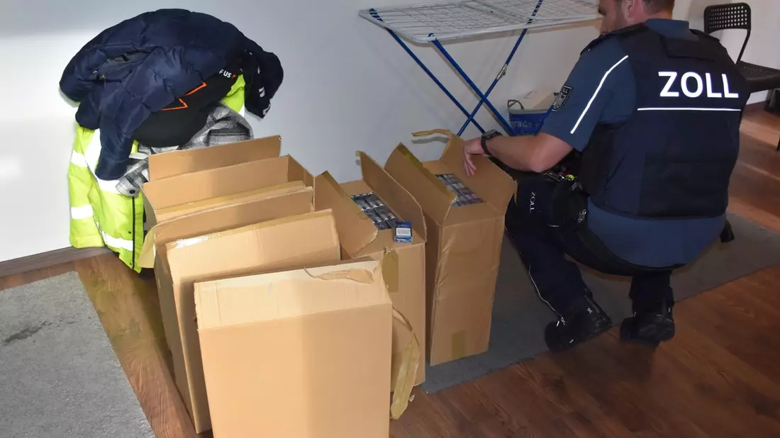 HZA-KR: Schlag gegen organisierte Kriminalität auf dem Bau! Zoll in Kre-feld geht gegen Schwarzarbeiterring vor - Bild: presseportal.de