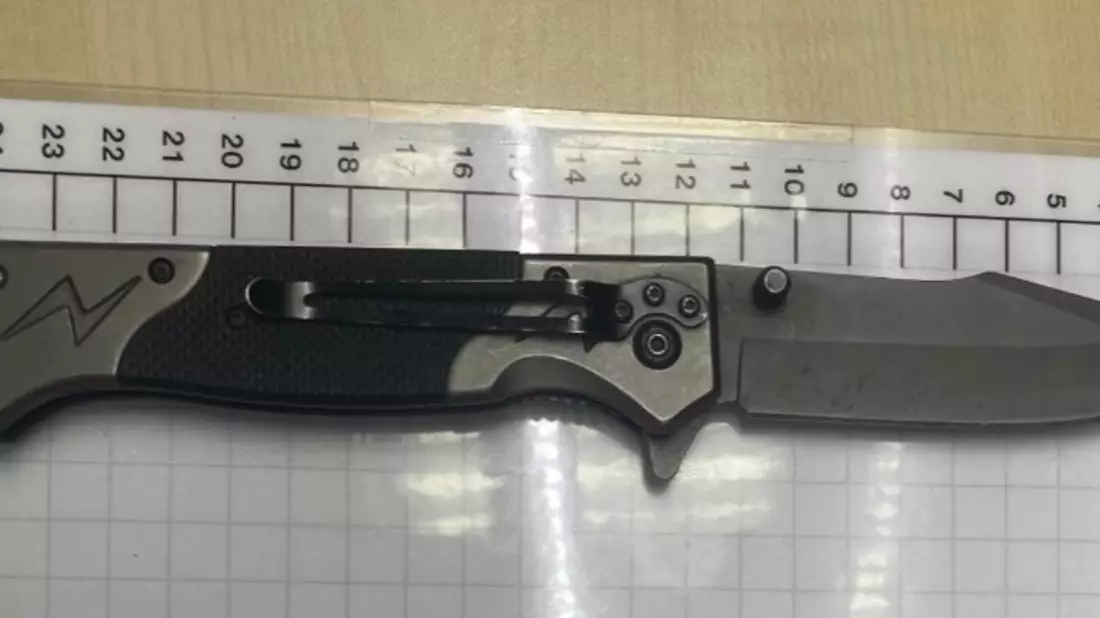 BPOL NRW: Bundespolizei beschlagnahmt Einhandmesser am Duisburger Hauptbahnhof - Bild: presseportal.de