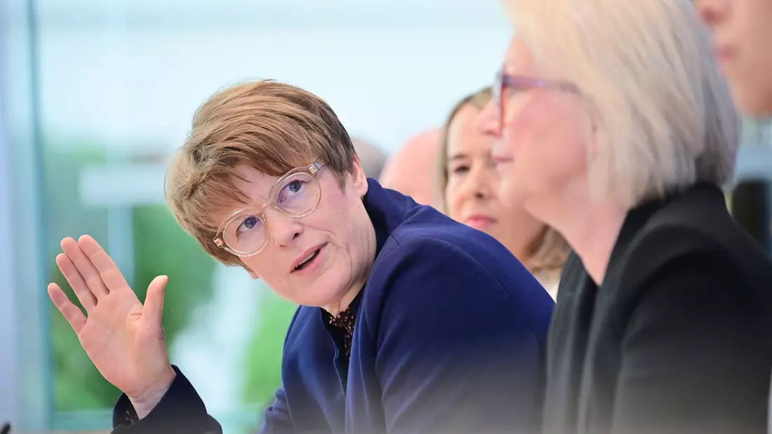Ratsmitglied Veronika Grimm sieht vieles anders. - Bild: Sebastian Christoph Gollnow/dpa