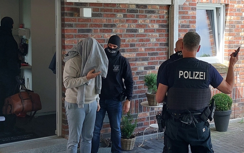 BPOLD-BBS: Bundespolizei gelingt Schlag gegen in neun Bundesländern tätige Schleusergruppierung - drei Hauptbeschuldigte in Schleswig- Holstein festgenommen. - Foto: presseportal.de