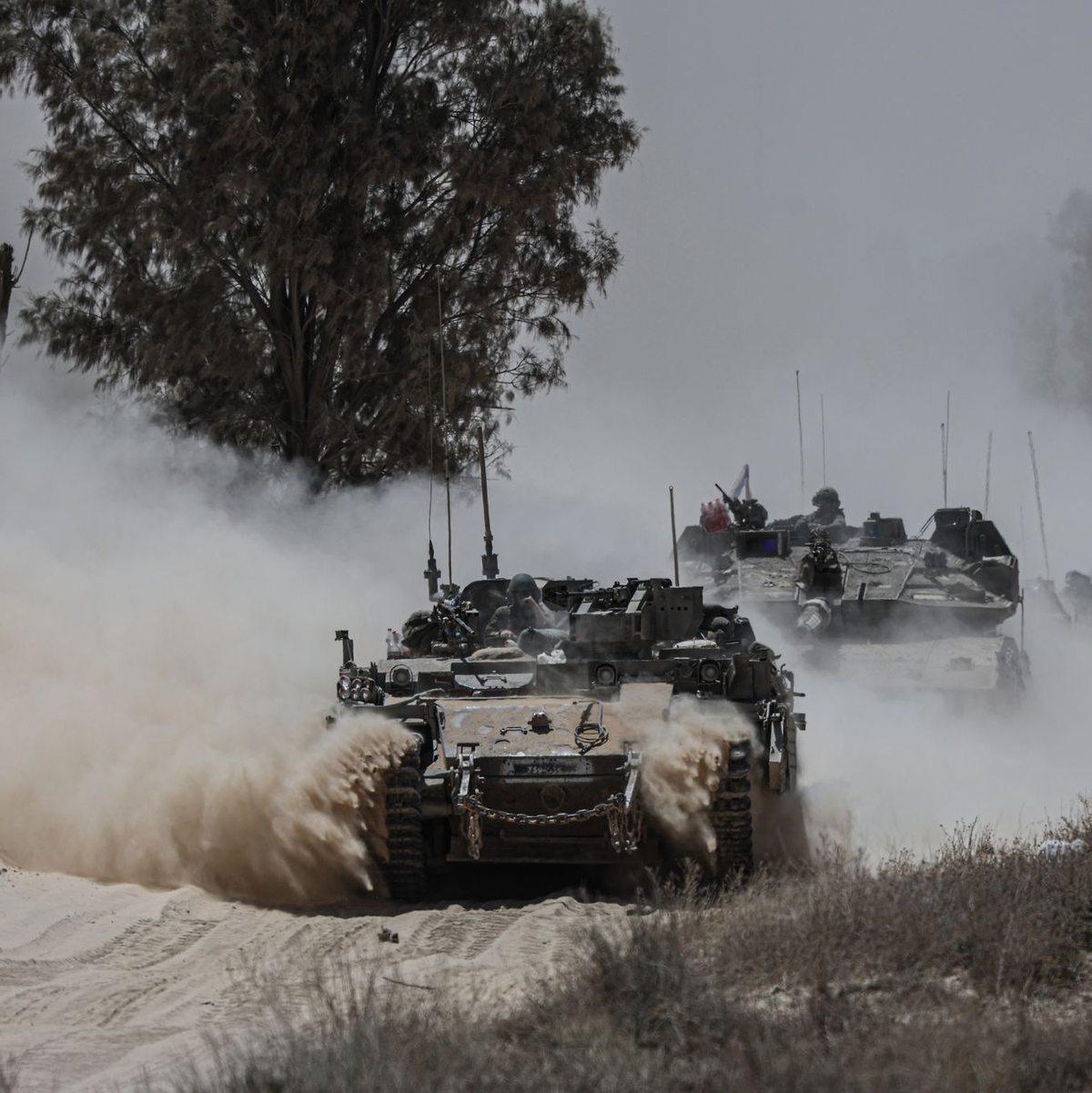 Das Ausmaß des Rückzugs israelischer Truppen während der angestrebten Feuerpause in Gaza ist ein zentraler Streitpunkt bei den indirekten Gesprächen in Doha. (Archivbild) - Foto: Saeed Qaq/ZUMA Press Wire/dpa