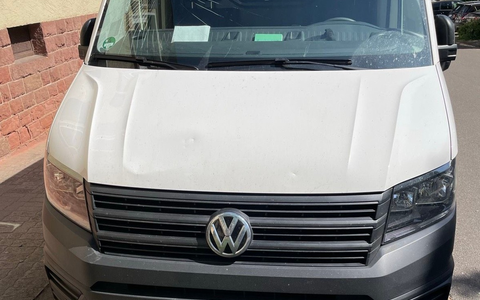 POL-PDKL: Wer hat den Transporter beschädigt? - Foto: presseportal.de