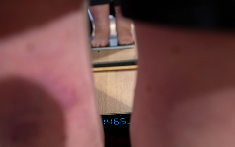 Bei einer Aktion des türkischen Gesundheitsministeriums werden Menschen an öffentlichen Plätzen gewogen. (Archivbild) - Foto: Pia Bayer/dpa