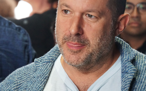 Jony Ive hat die Firma io mitgegründet, nachdem er Apple verlassen hatte. (Archivbild) - Foto: Christoph Dernbach/dpa