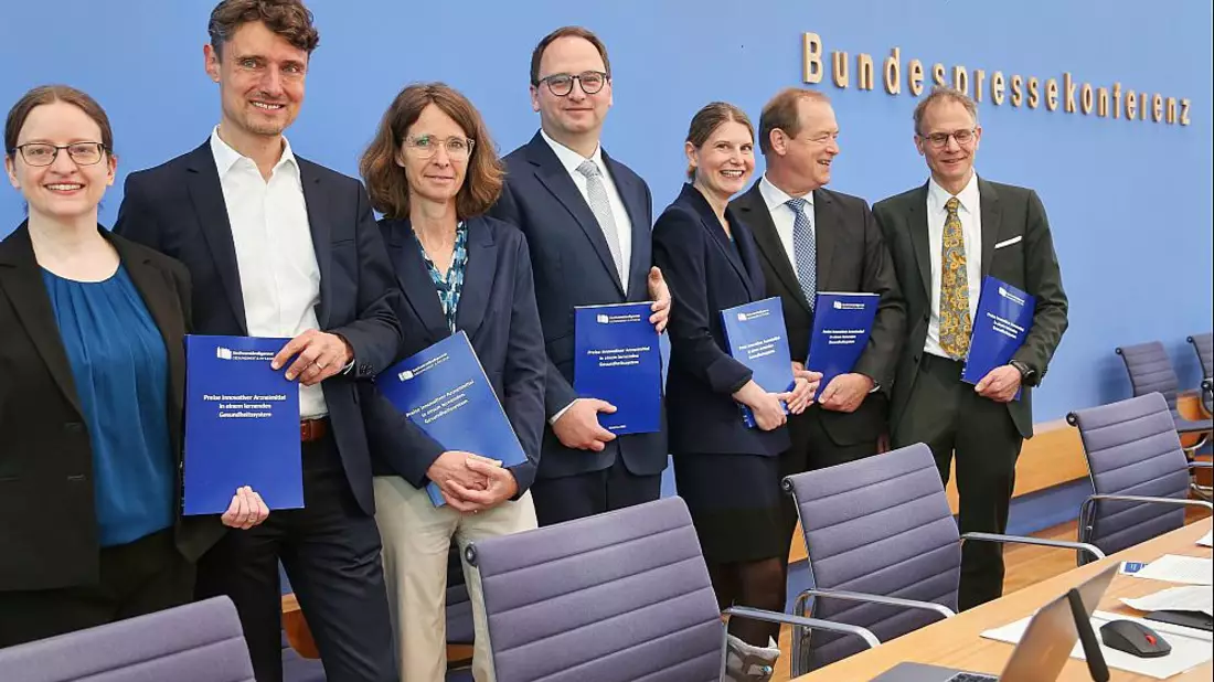 Vorstellung des Gutachtens zur Verfügbarkeit innovativer Arzneimittel am 22.05.2025 - Bild: über dts Nachrichtenagentur