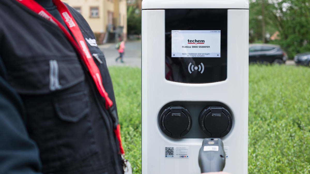 Ausbau der Ladeinfrastruktur für E-Mobilität - Neue E-Ladesäulen auf 300 Liegenschaften des Bundes - Foto: presseportal.de