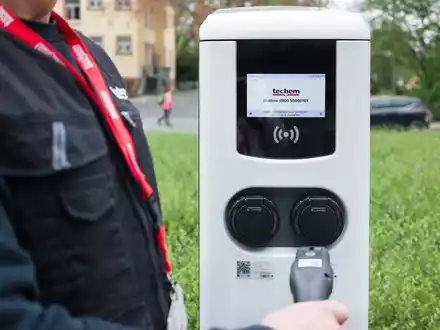 Ausbau der Ladeinfrastruktur für E-Mobilität - Neue E-Ladesäulen auf 300 Liegenschaften des Bundes - Foto: presseportal.de