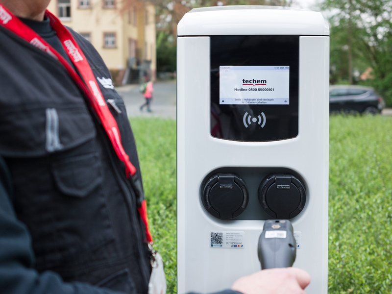 Ausbau der Ladeinfrastruktur für E-Mobilität - Neue E-Ladesäulen auf 300 Liegenschaften des Bundes - Foto: presseportal.de