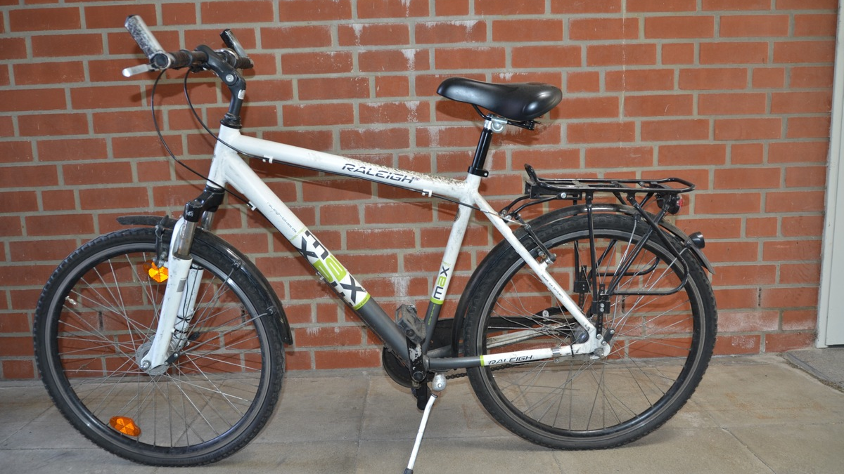 POL-HK: Soltau: Fahrradeigentümer gesucht (Foto); Walsrode: Unfall; Hodenhagen: Diebstahl; Munster: Zigarettendiebstahl; Soltau: E-Scooter kontrolliert - Foto: presseportal.de