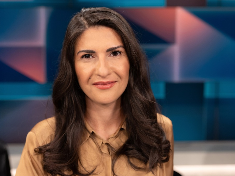 Serap Güler im COSMO-Interview: „Ich denke viel auf Türkisch“ - Foto: presseportal.de