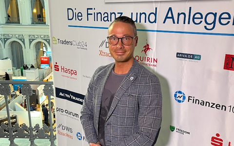 Ben. Sla. Spormann - Unternehmer, Investor, Visionär: Wie der Damask Coach Menschen, Märkte und Mentalitäten verändert - Foto: presseportal.de