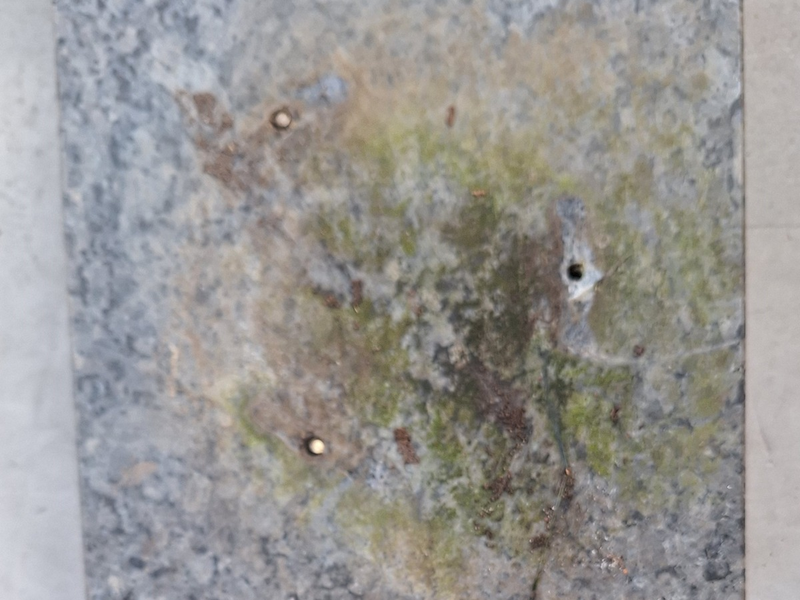 POL-NE: Polizei sucht Eigentümer von Grabsteinplatten - Foto: presseportal.de