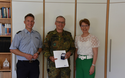 POL-MS: General Geilen verabschiedet sich von der Polizei Münster -- Polizeipräsidentin Alexandra Dorndorf dankt für gute Zusammenarbeit - Foto: presseportal.de