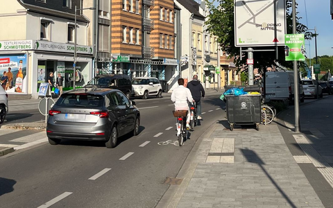 POL-ME: Sicherheit von Radfahrerinnen und Radfahrern: Polizei kontrollierte den Seitenabstand beim Überholvorgang - 2505096 - Foto: presseportal.de