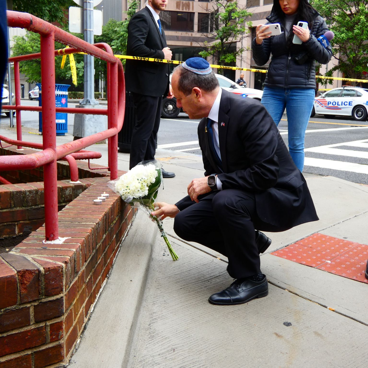 Die tödliche Attacke hatte großes Entsetzen ausgelöst. Der junge Mann und die junge Frau - ein Paar kurz vor der Verlobung - wurden nach einer Veranstaltung im Jüdischen Museum in der US-Hauptstadt erschossen.  - Foto: Luzia Geier/dpa