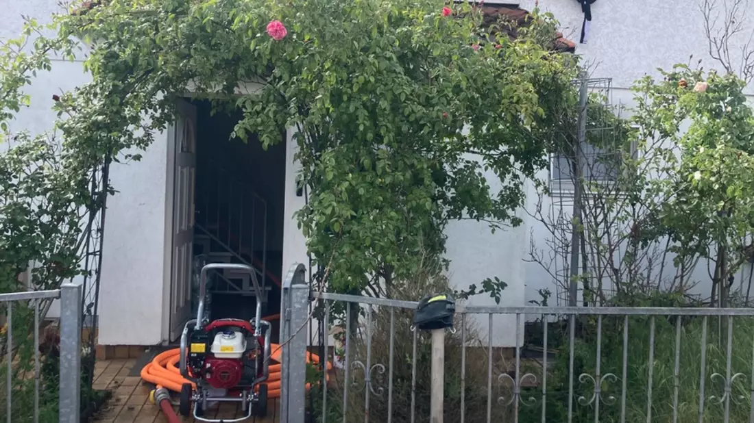 FW-PI: Einsatzreicher Nachmittag in Uetersen / Feuerwehr verhindert Dachstuhlbrand - Bild: presseportal.de